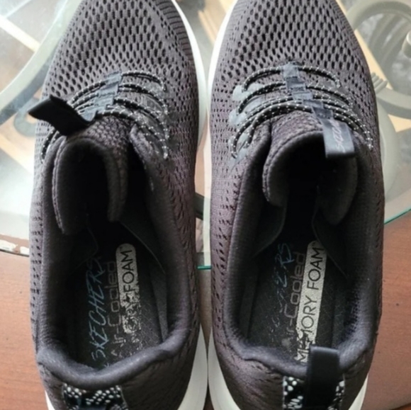 Men's Skechers size 9 - Picture 5 of 6